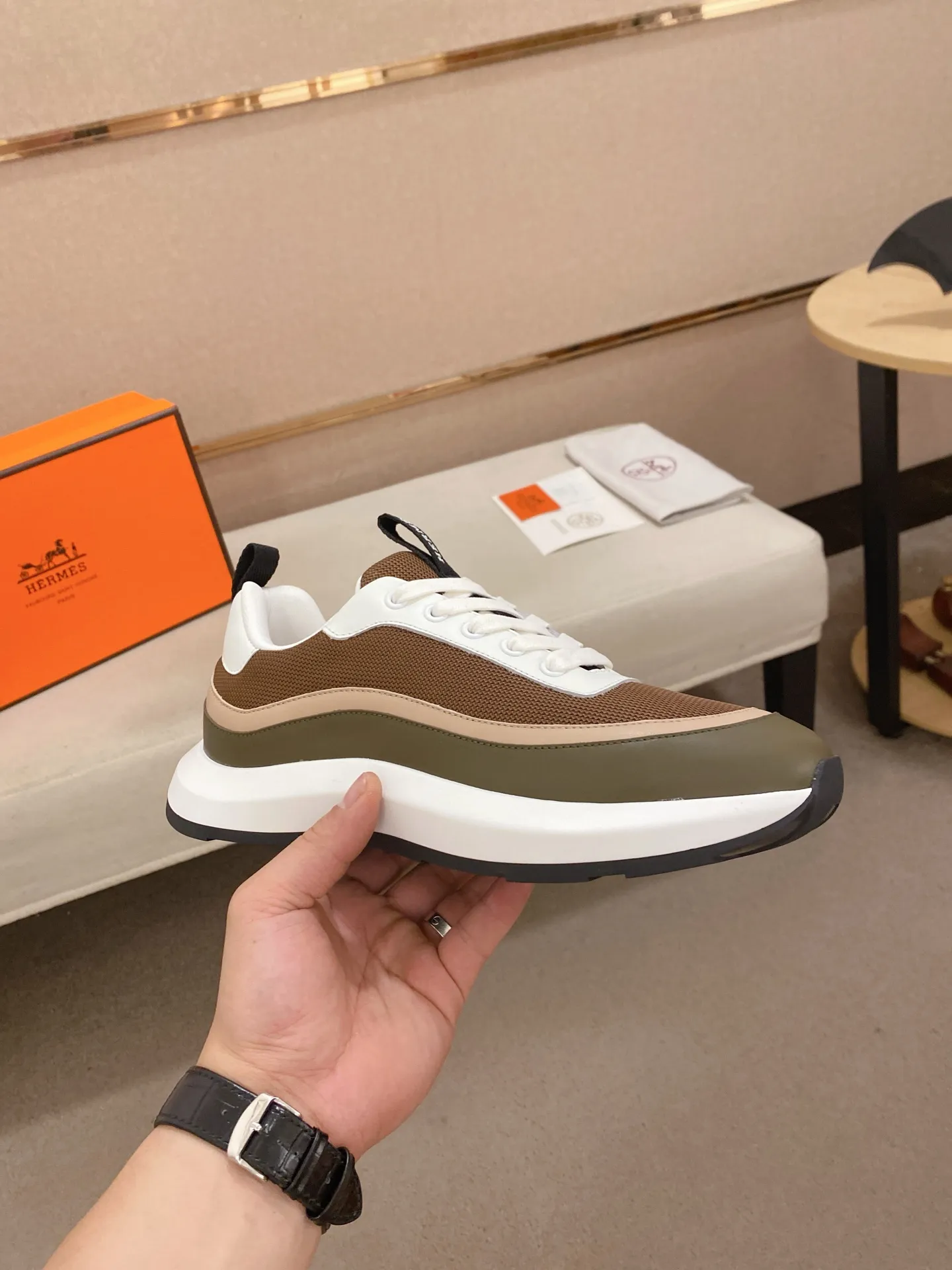 Men's clothing and shoes💰: 620💰《HERMES》【Classic Original Version】Hermès; Top 🔝 Purchasing Agency 🔍🔍Men's latest 🇺🇸 counters are on sale simultaneously, original imported from Italy ▲▲Silk cowhide with breathable fabric ▲▲ (high-end and expensive Qi·Grade) Exquisite workmanship (Italian 🇮🇹Imported water-dyed 🐂cowhide lining) Sole: Original sole provided by the original factory, ⚠️Exclusive double-layer activity·TPR·Rubber·Combined molded outsole; Super·comfortable·wear-resistant·non-slip·environmental protection The real thing is more beautiful if you take the real thing (high quality, follow the order), you can enter and exit the counter at will * Number of yards: 38·39·40·41·42·43·44# (can be customized 45.)